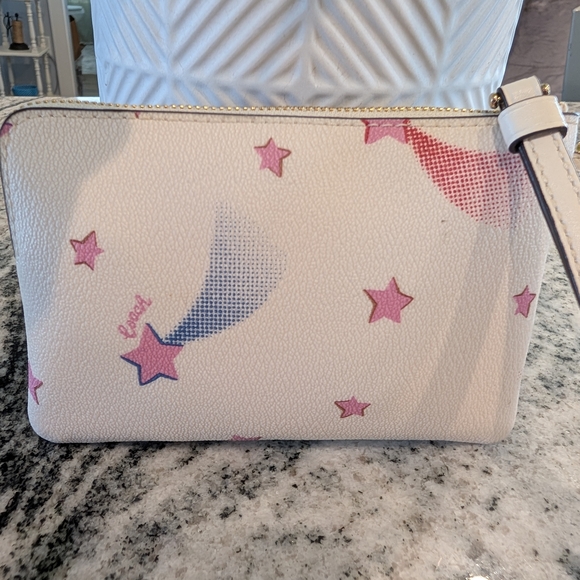 Coach 🩷 Pink Star ⭐ Wristlet - Picture 3 of 4